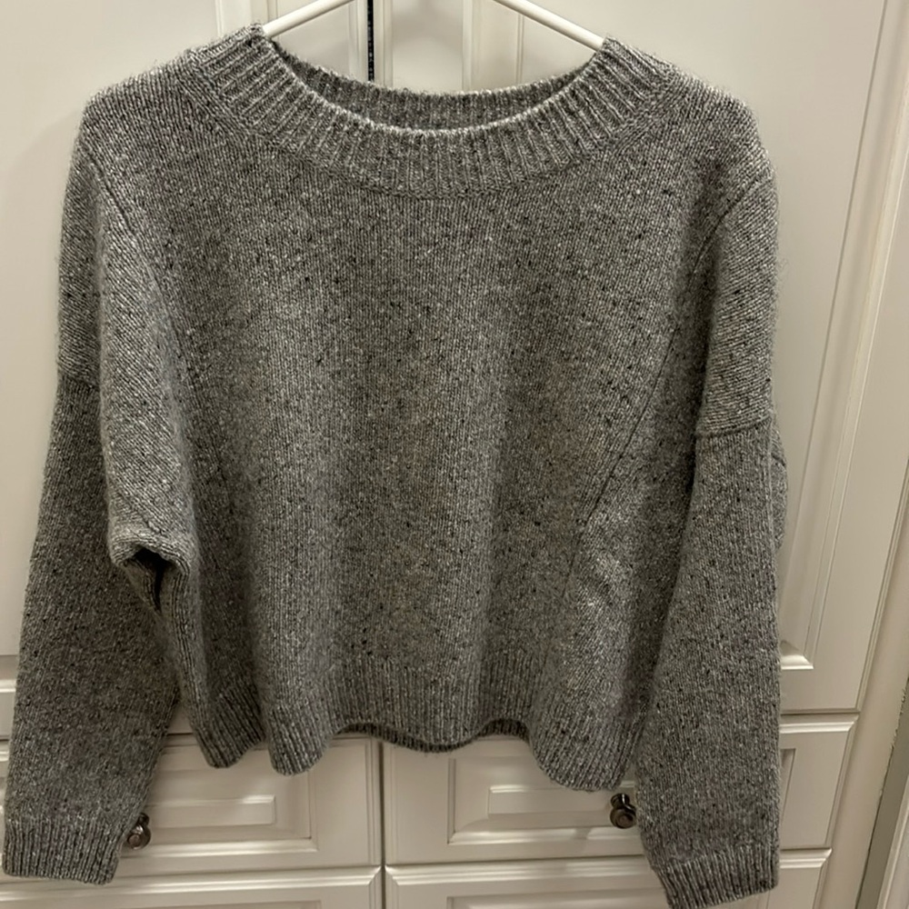 Vince 100% cashmere sweater